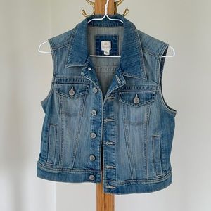 LC Lauren Conrad Cropped Jean Vest